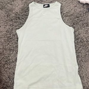 women’s nike tank